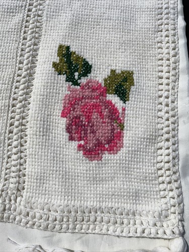 "Coperta vintage all'uncinetto punto croce rosa lancio cottage nucleo afgano 40""x64""" - Foto 6 di 12