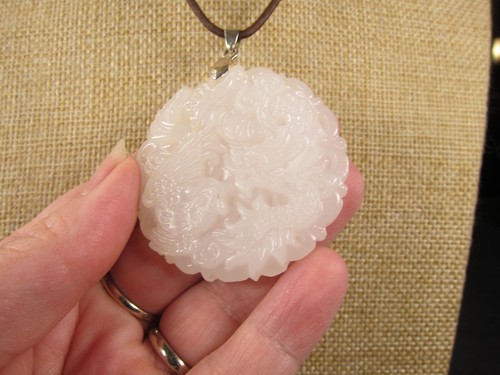 Beautiful carved white stone large dragon pendant 16" leather sterling necklace - Picture 3 of 6