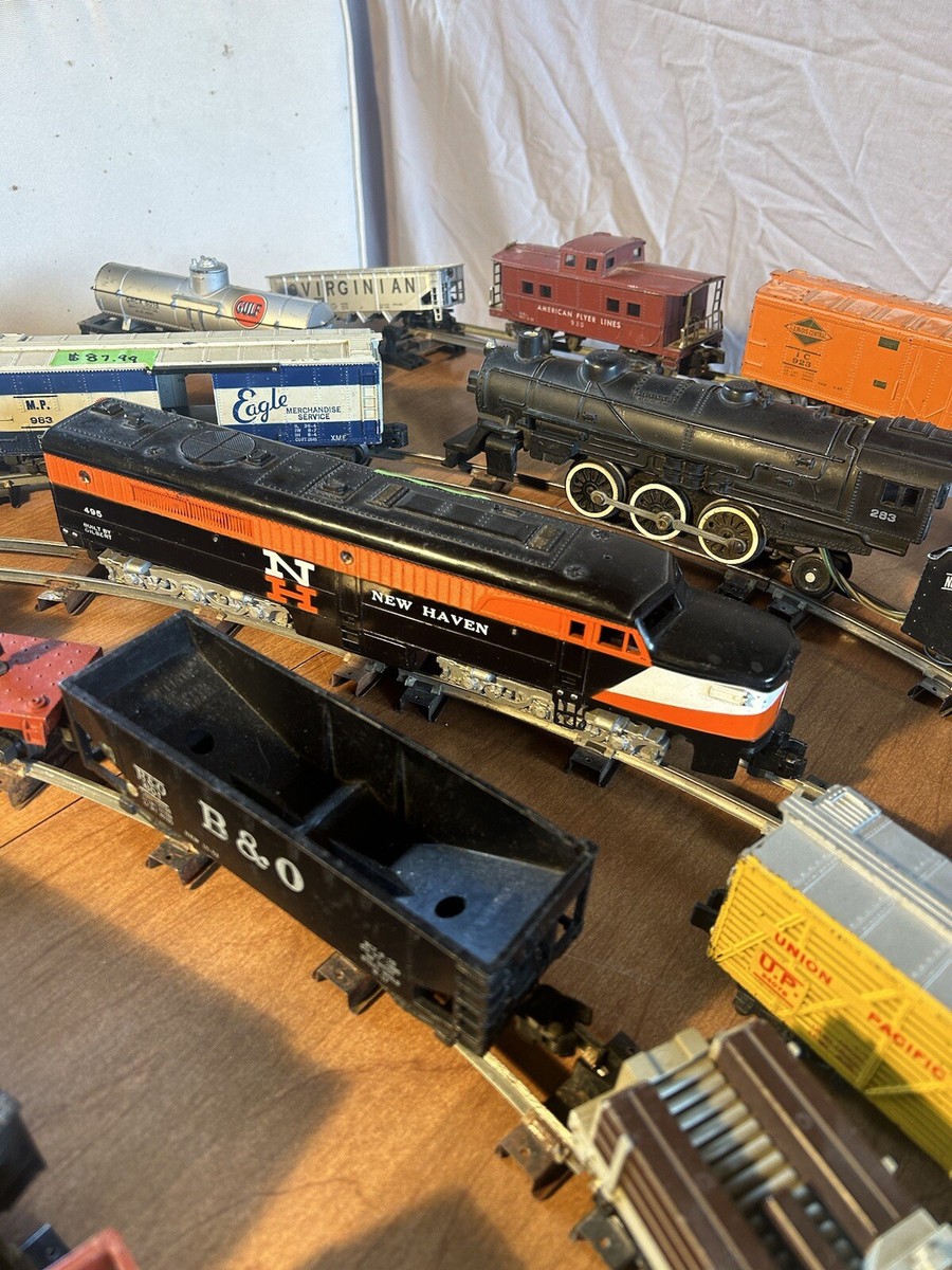 VINTAGE 50'S Gilbert American Flyer Train Set 27 Cars Of All Types  Locomotive+ - Main Image