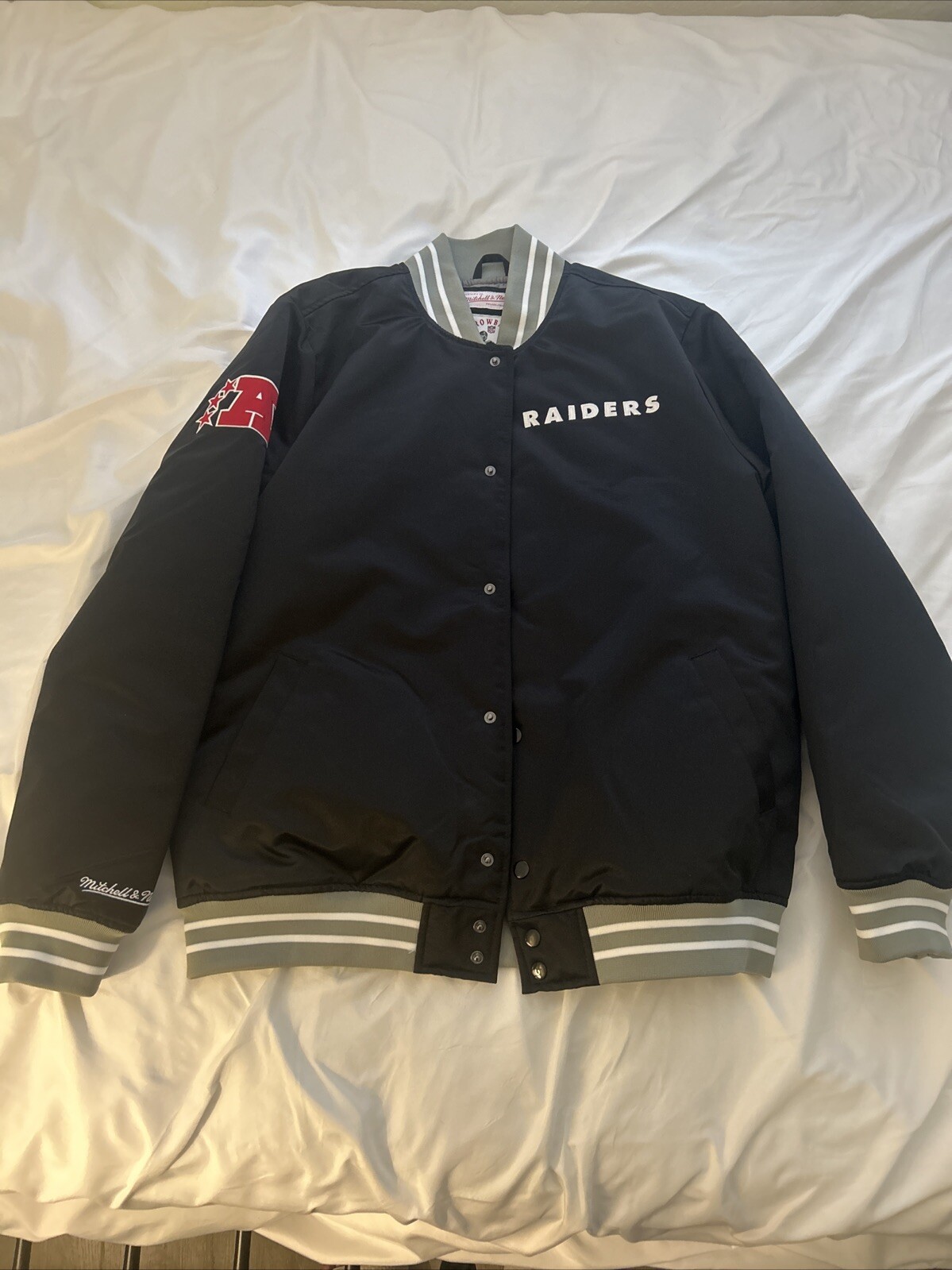 Oakland Raiders Jacket Throwback Mitchell & Ness - image 1