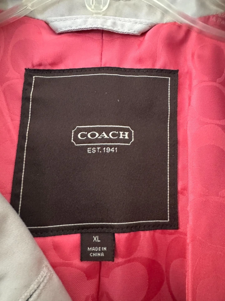 Gabardina Coach cuello crema/beige rosa interior para mujer talla XL RN: 132154 Foto 3 de 3