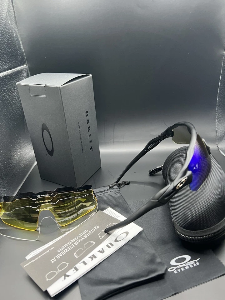 Marco negro Oakley RADAR EV PATH con lente azul Prizm  Foto 3 de 4