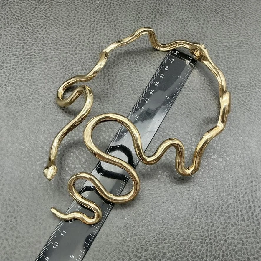 Collar Serpiente Declaración Tono Dorado Escultural Bisagras Negrita Gargantilla Foto 2 de 4