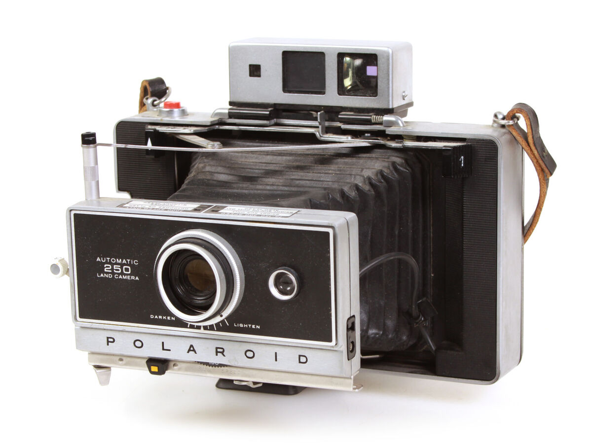 Vintage Polaroid 250 Instant Film Automatic Land Camera Vintage Polaroid 250 Instant Film Automatic Land Camera