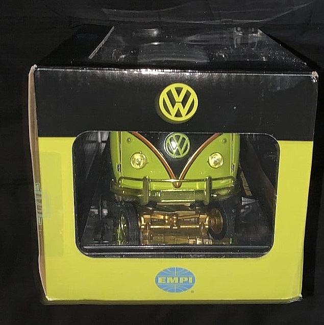 M2 MACHINES 2023 1/24 1960 VW EMPI MICROBUS DLX MODEL 1/750 GOLD