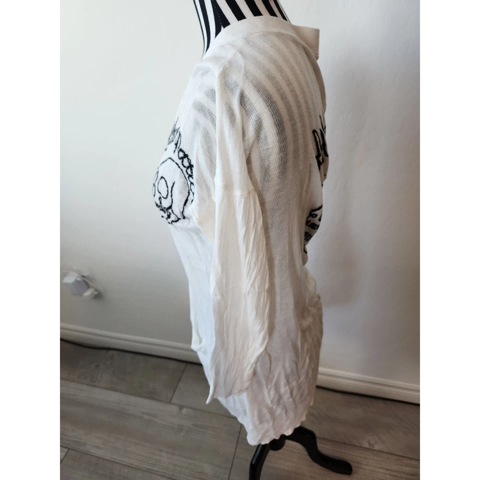 Cardigã suéter caveira peso leve alternativo branco L bolsos bordados - Imagem 3 de 4