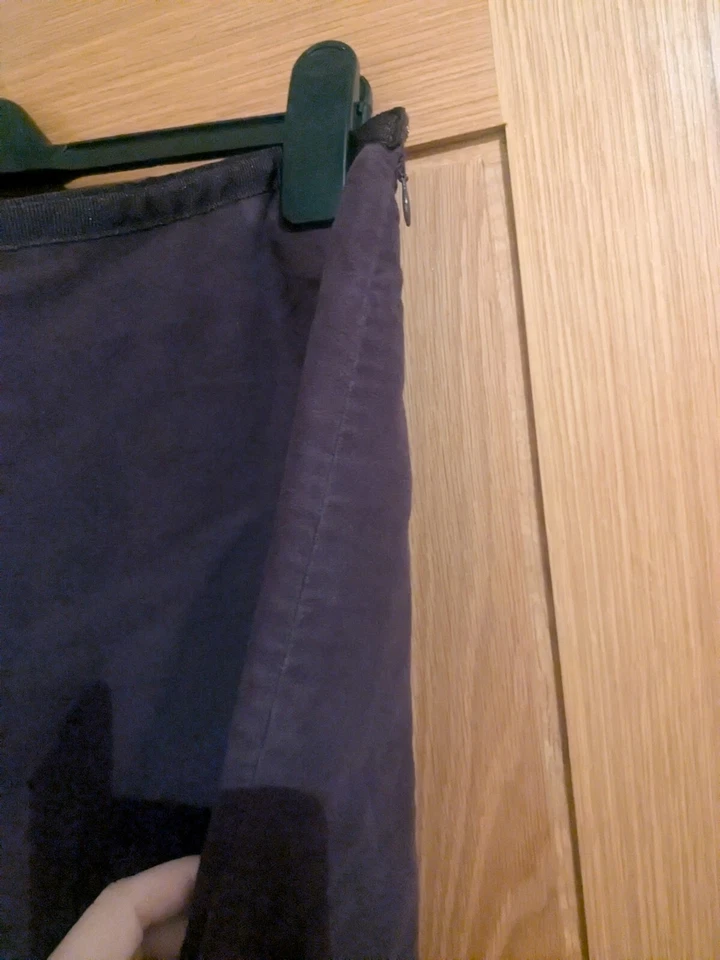 Laura Ashley Ladies Purple Floral Velvet Knee Length Skirt 100% Cotton Size 20 - Image 2 of 4