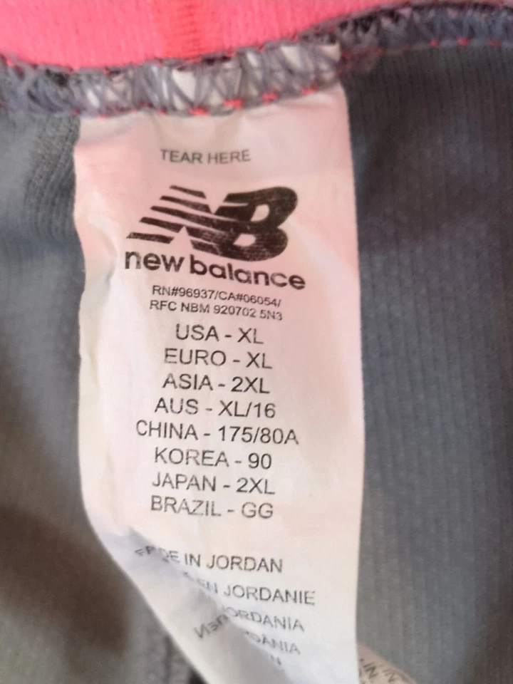 Pantalones Cortos de Atletismo New Balance Gris/Rosa Para Mujer Bolsillos Talla XL Foto 4 de 4