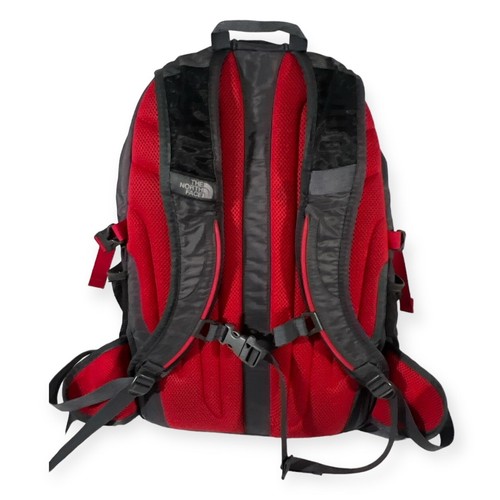 The North Face Backpack Recon Red Laptop Sleeve Hiking Camping Hiking School - Picture 3 of 10
