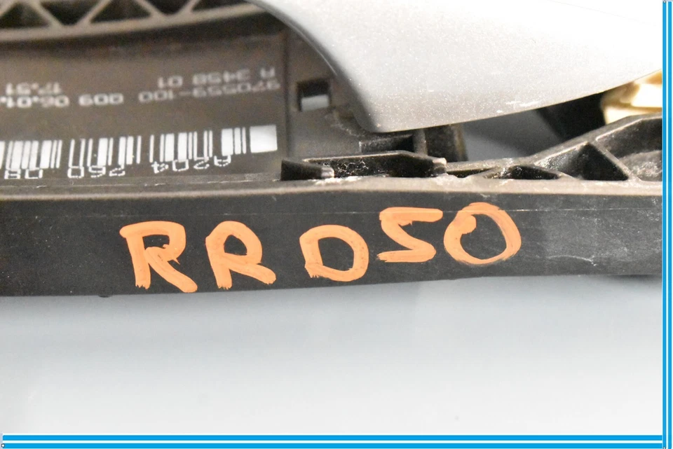 08-11 Mercedes W204 C300 C250 Rear Right Side Exterior Door Handle Silver OEM - Image 4 of 4