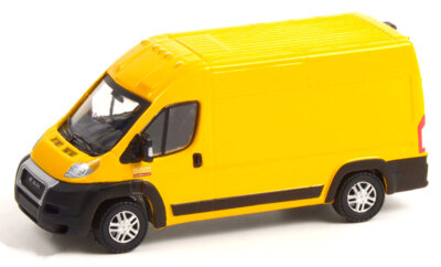 GREENLIGHT - RAM Promaster 2500 Cargo gelb 2021 aus der ROUTE RUNNERS-Serie i...