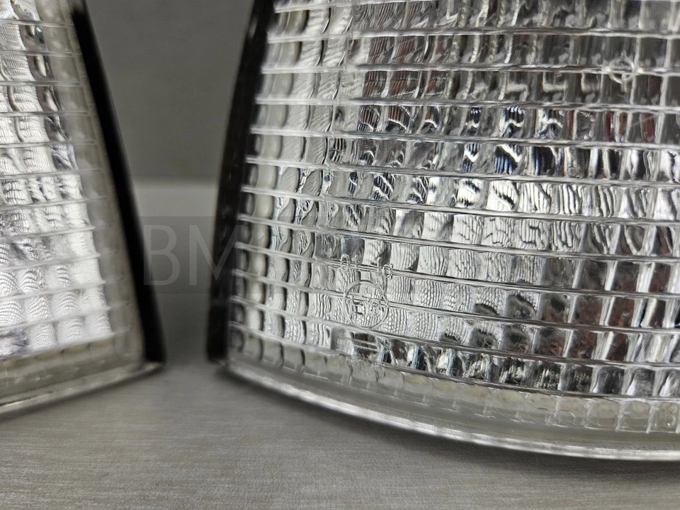 NEW GENUINE TYC BMW E36 COUPE CABRIO TURN INDICATOR FRONT PAIR 9403093 & 9403094 - Image 4 of 4