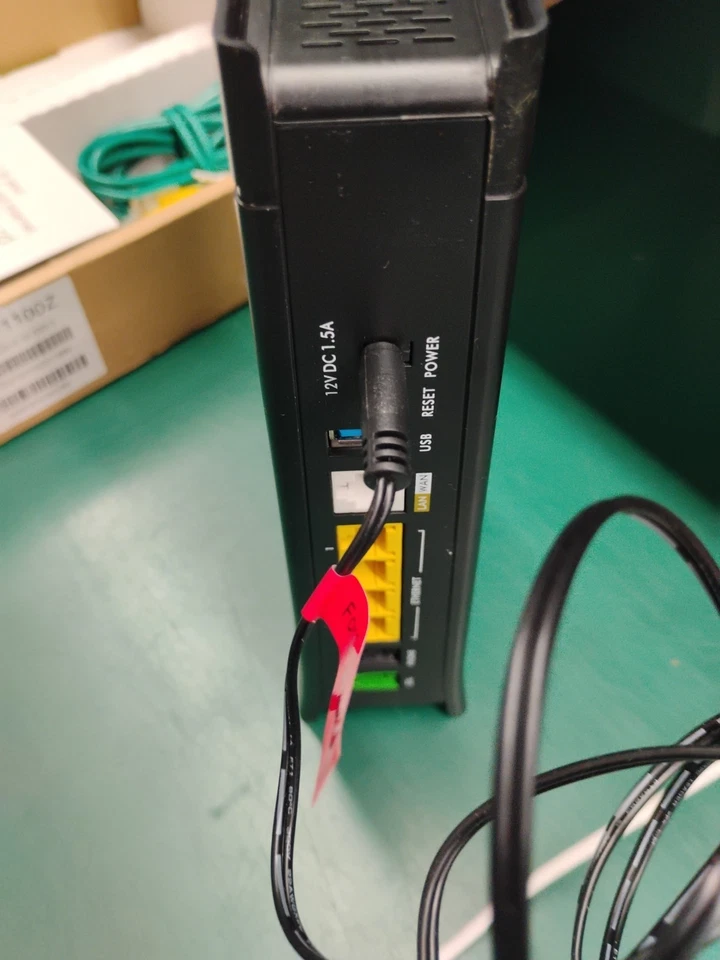 CenturyLink ZyXEL C1100Z VDSL2 Gateway Modem 802.11n WiFi Wireless Router - Image 4 of 4