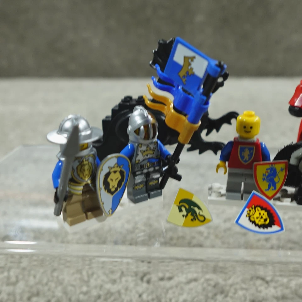 LEGO Castle Minifigure Lot And Extras Horse Armored Red Barding Classic Dragon - Image 3 of 4