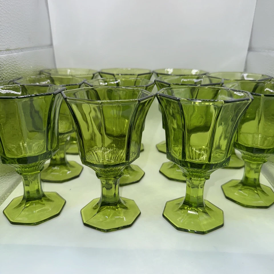 Juego de 11 copas de vino verde octogonales Independence vintage tallo grueso prensado 4,5" Foto 2 de 4