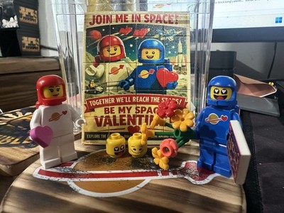 LEGO Classic Space, Mr. And Mrs., Benny Stellar Valentines Pack Uv Printed