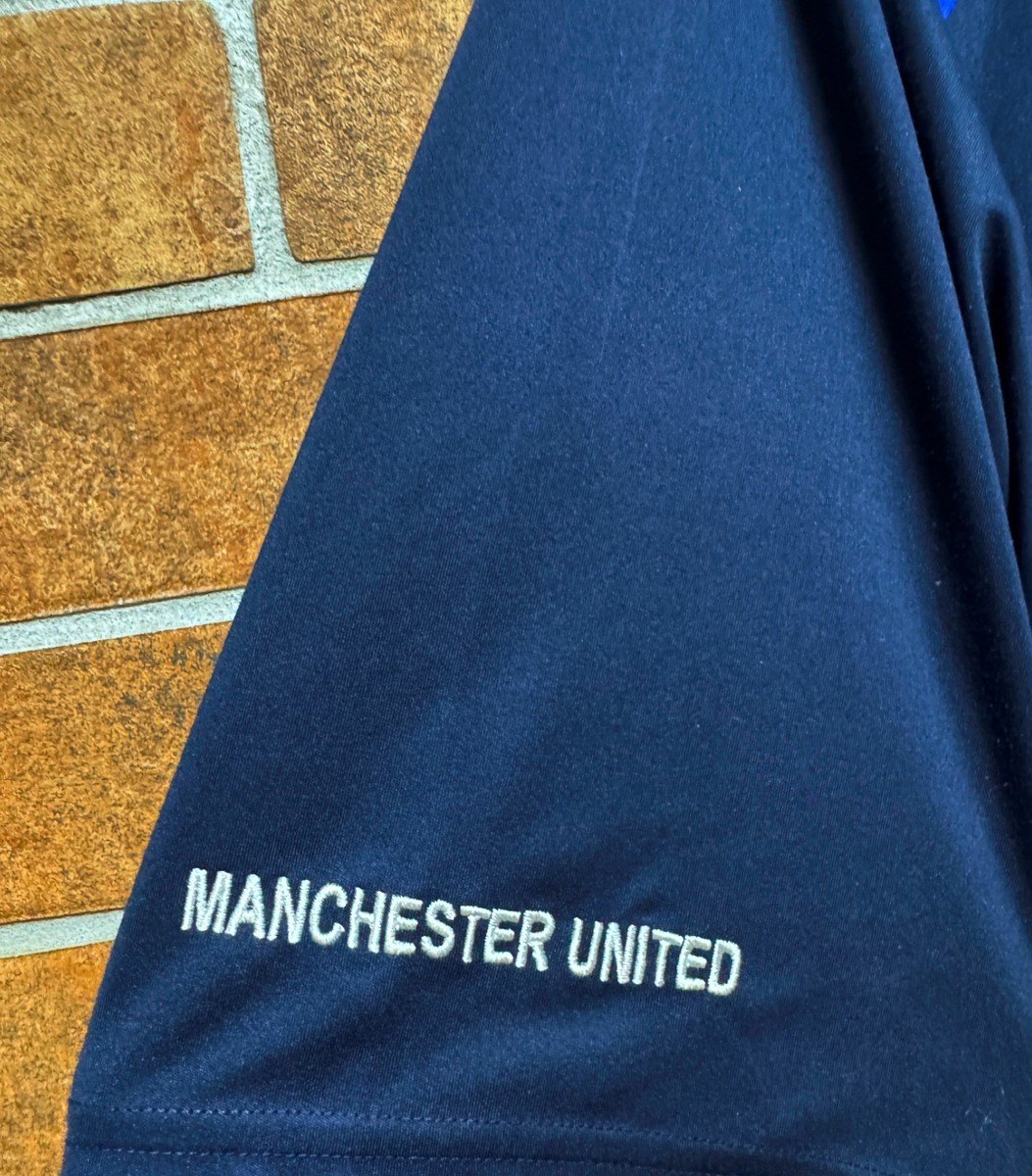 MANCHESTER UNITED 2004/2005 TRAINING PRE MATCH FOOTBALL SHIRT