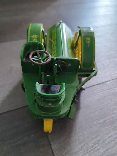 John Deere Pull Motor 1/16 Resin Farm Tractor Replica Collectible by SpecCast - Picture 6 of 7