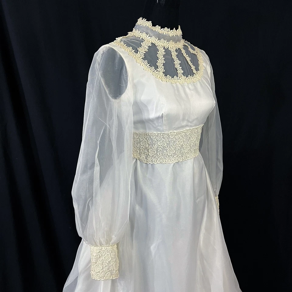 Vestido de Noiva Originals Prairie Cottage Core Branco Organza Vintage Anos 70 - Imagem 2 de 4