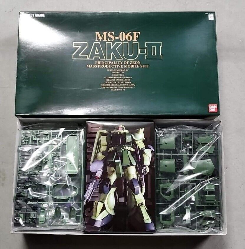 アウトレット 美品 BANDAI パーフェクト グレード ZAKU-Ⅱ MS-06F