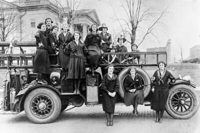 The students Stephens College have recently organized a fully- 1921 Old Photo