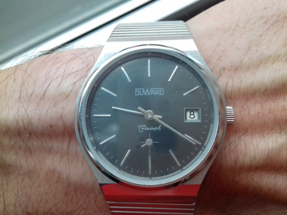 Montre Vintage Duward Triumph Calendrier à Remontage Manuel - Années 60 - Neuf Avec étiquettes