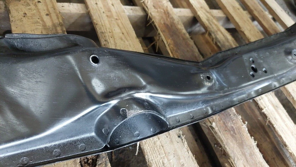 Soporte de viga de soporte de bastidor de travesaño delantero Honda Accord 1990-1993 Foto 4 de 4