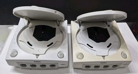 Lot Of 2 Defective Sega Dreamcast For Parts Or Repairs