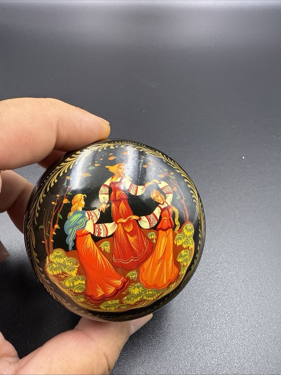 Vintage Russian Palekh Lacquer Box – Hand-Painted Folk Dance Scene