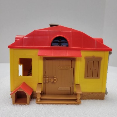 Masha and the Bear foldable House Playset by Simba Toys