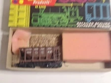 Roundhouse Tapered Side Ore Car With Load "Southern Pacific" - HO