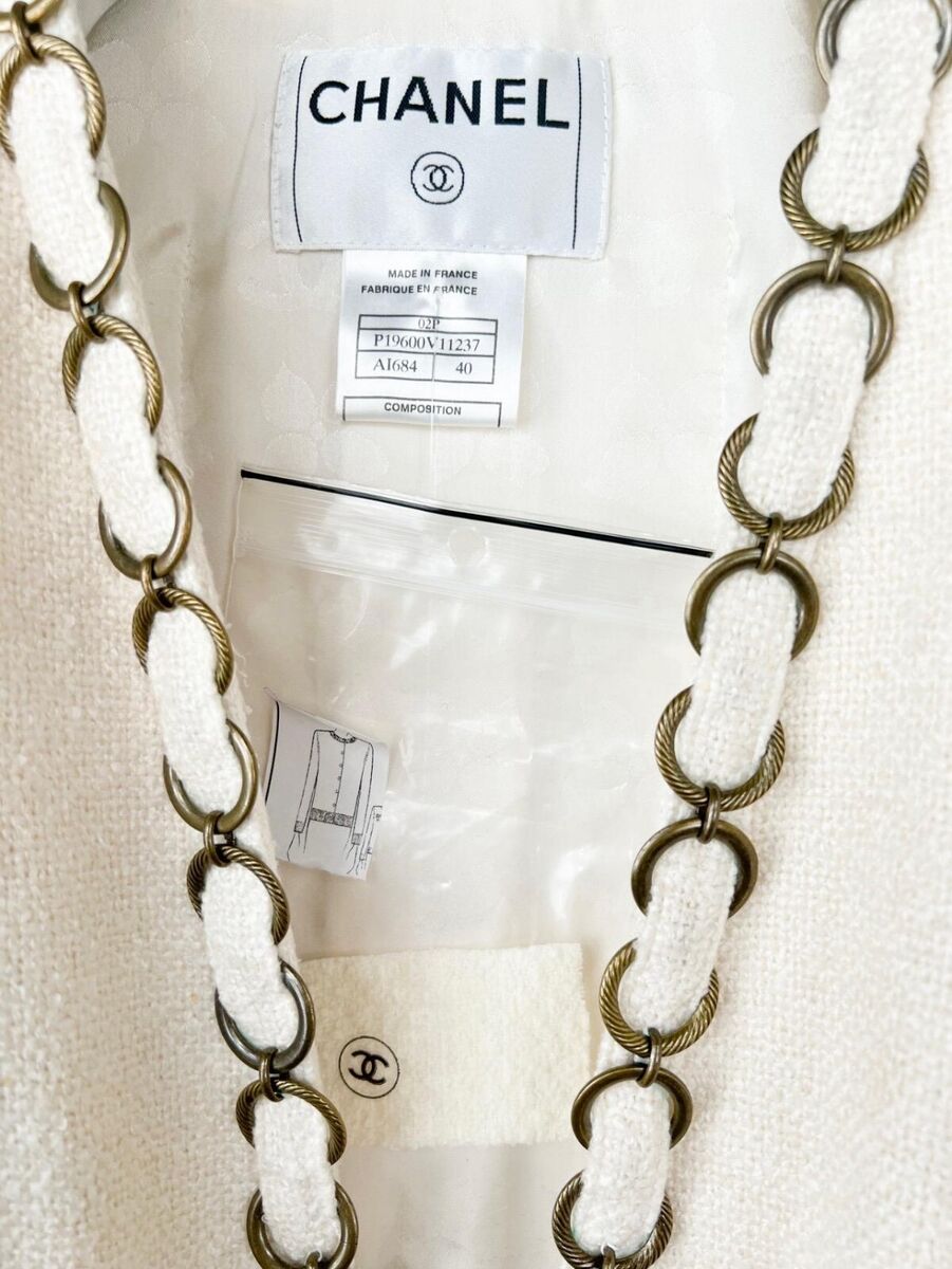 10K Mint Chanel 2002 Vintage Chain White Jacket Pant Suit 10K Mint Chanel 2002 Vintage Chain White Jacket Pant Suit