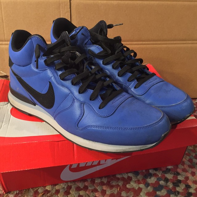 nike international mid