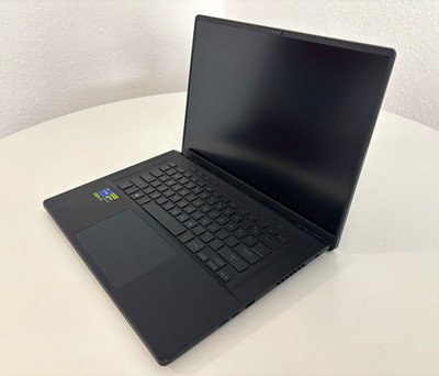 ASUS ROG Zephyrus M16 RTX 4070 Gaming/Creator Laptop 32GB 2TB