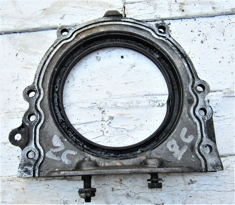 Toyota Carina E Model 1991 95 Engine 2C Diesel 2,0cc Crankshaft oil seal holder - Image 4 of 4