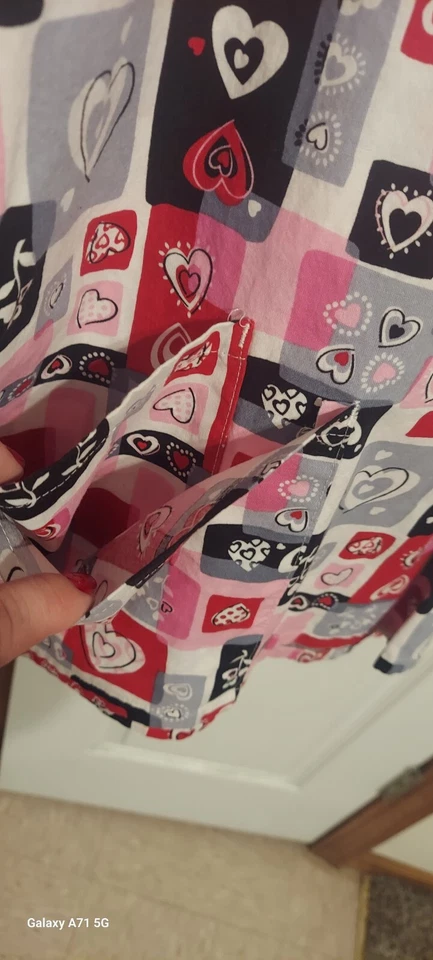 Simply Basic Women Valentine Hearts Medical Smock Top Nurse Scrubs Love Sz Large - Image 4 of 4