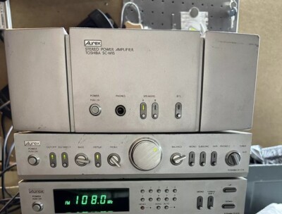Aurex (Toshiba) Stereo Vorverstärker SY-C15, Digital Tuner ST-F15,Endstufe SCM15