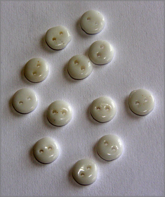 VINTAGE 12 ANTIQUE TINY SMALL WHITE GLASS DOLL CHILD BUTTON BABY BUTTONS   6mm 
