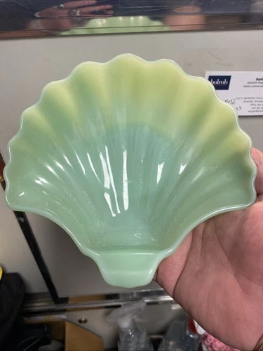 Vintage Fire King Jadeite Sea Shell Clam Bowl Bon Bon Candy Dish  7" x 6.5"