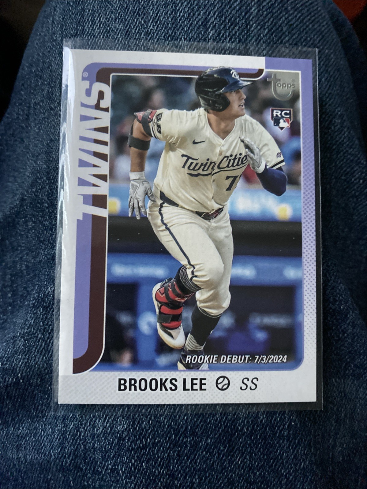 Brooks Lee 2025 Topps Update Vintage Stock RC Debut #US243 Minnesota Twins /99