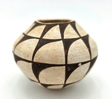 Signed R Chavez Acoma NM Pottery Vase Black White Geometric Pueblo VTG