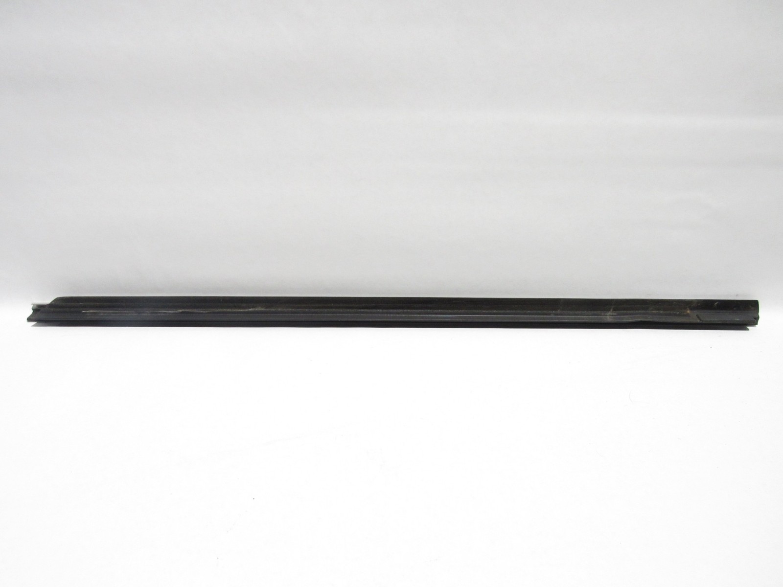 Maserati Levante 2018 Front Right Passenger Door Belt Molding Trim 16-24 ;#4