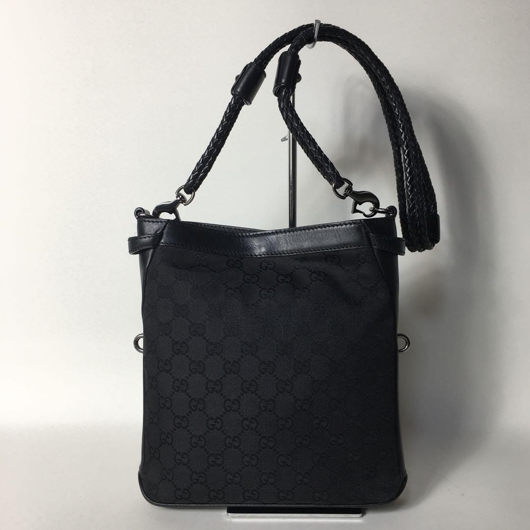 Gucci GG Canvas Shoulder Bag in Black Excellent Pre-Owned Condition