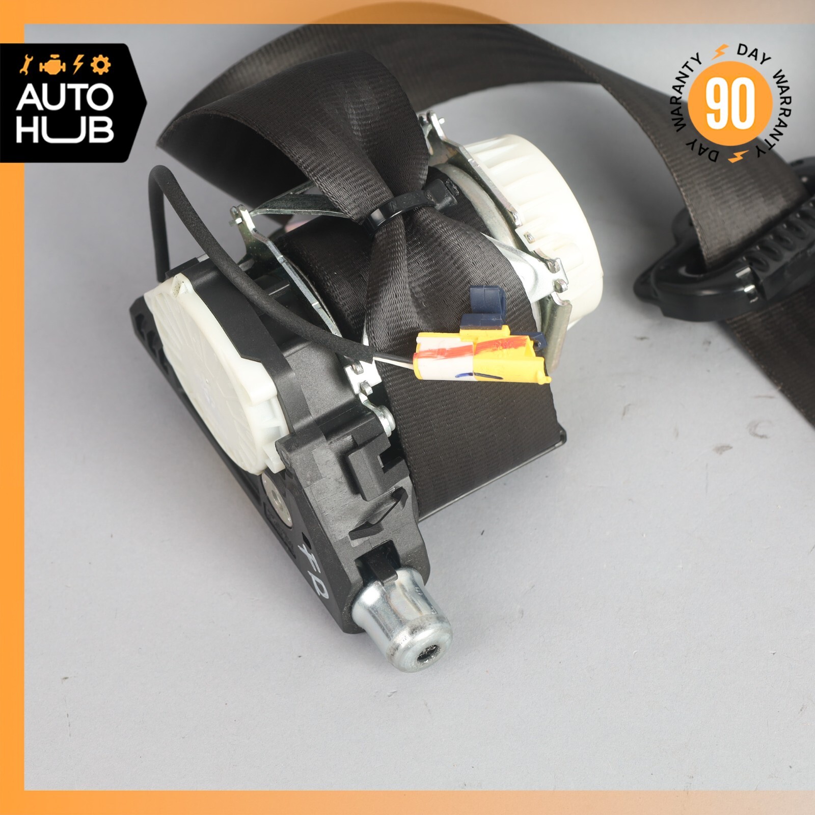 08-18 Maserati GranTurismo M145 Coupe Front Right Side Seat Belt Black OEM