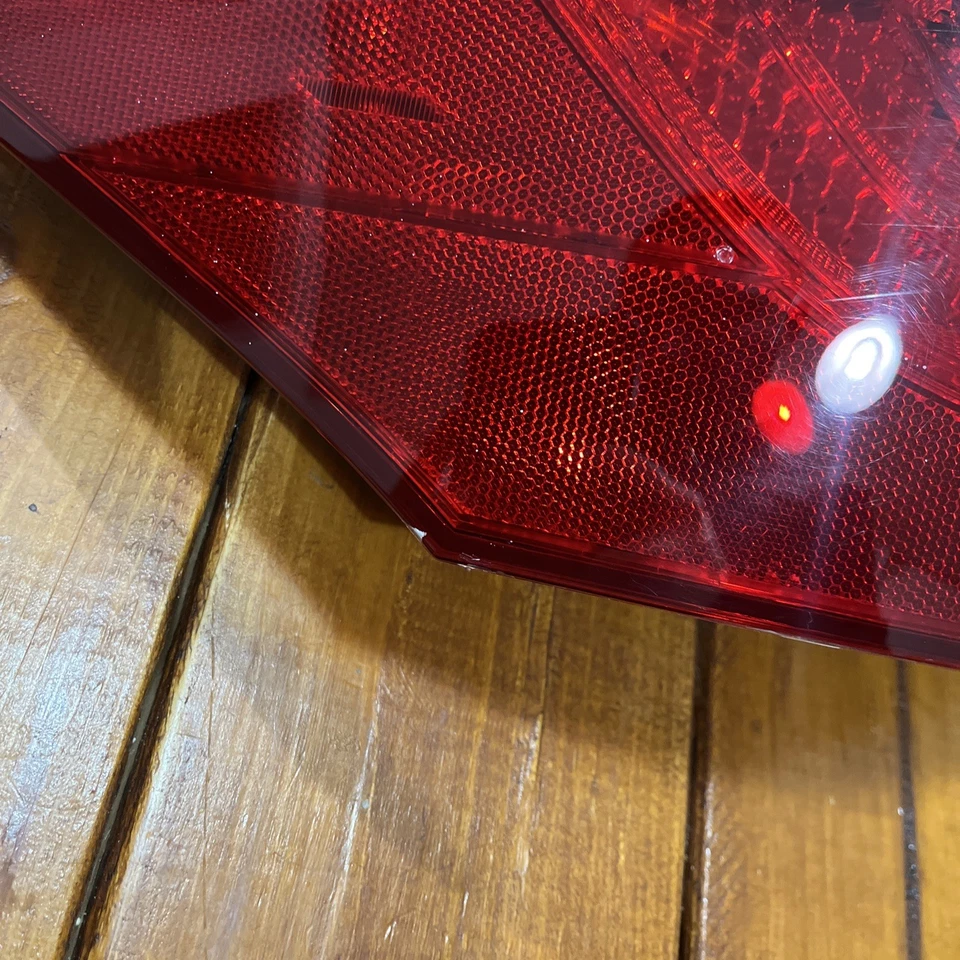 Luz de freno trasera Lexus LS460 2007-2012 luz de freno conductor izquierdo LED OEM Foto 3 de 4