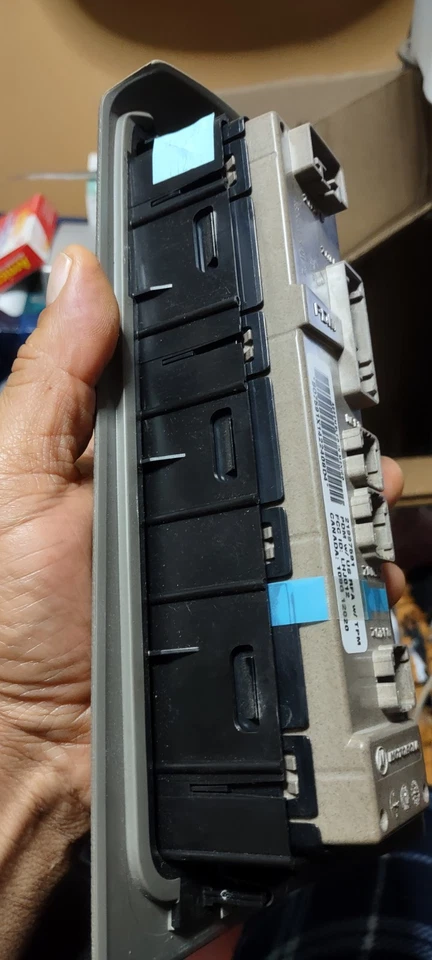 03-06 Chevy Silverado/GMC Sierra interruptor de pasajero solo OEM bronceado 21997591 Foto 4 de 4