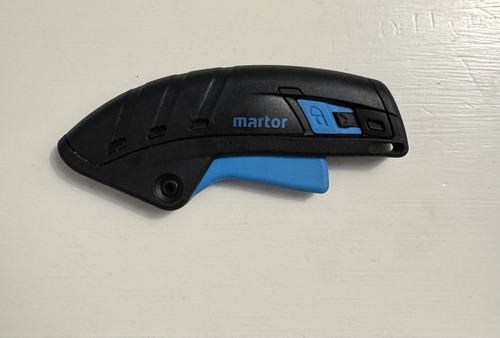 Martor 124001.02 Safety Knife, Self-Retracting, Rounded Safety Blade, No Blade