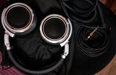 Neumann NDH 30 Studio-Kopfhörer, Inkl. Spiralkabel und Stoffkabel 3m