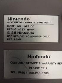 Original 1985 Nintendo with Duck Hunt Gun, 2 Controllers, Maniac Mansion. Tested