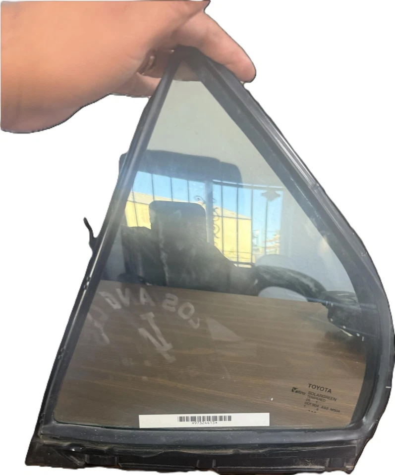 Toyota Camry SE 2018-2024 puerta ventana ventilación fija vidrio trasero izquierdo OEM Foto 2 de 4